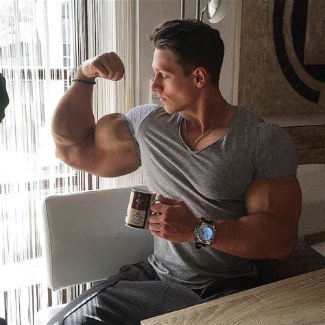 Benjamin Ahlblad: Arm Workout Tips – Get Bigger Biceps with。